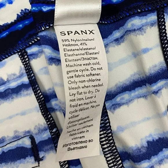 New SPANX Sunshine Shorts, 4&quot; BLUE PAINTED STRIPE