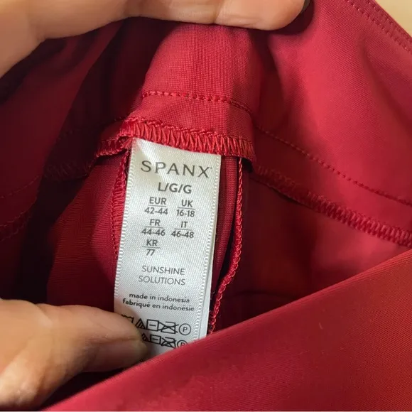 New Spanx sunshine shorts, 6” in Dark Cherry Size Large