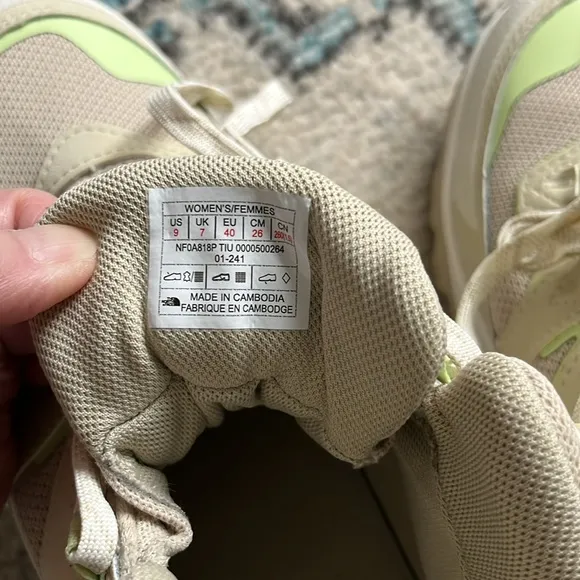 NEW The North Face Hedgehog Fastpack 3 Mid Waterproof Hiking Shoes 9