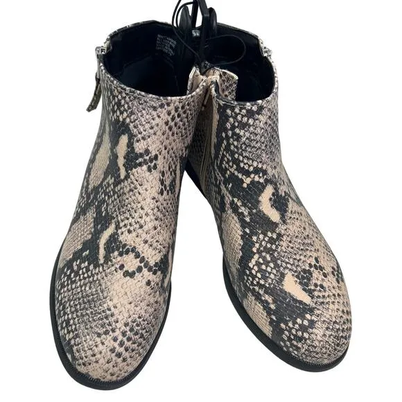 New Time and Tru Womens 9W 9 Wide Faux Snakeskin Side Zip Ankle Boots Shoes