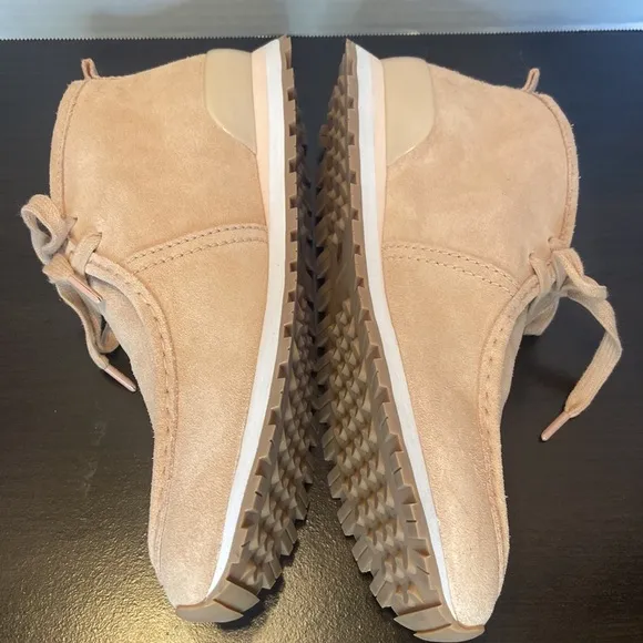 New Tory Burch Chukka Perfect Blush Suede Sneakers Size 9.5