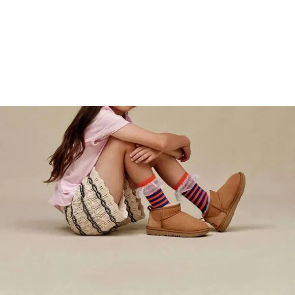 NEW UGG kids classic ultra mini booties in chestnut
