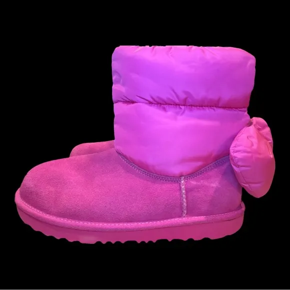 New UGG Maxi Wavelength Bailey Bow Suede Puffer Boots Youth Size 6, Rock Rose