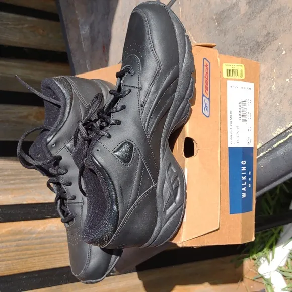 New Vintage Black Walking Mens Shoes 9 1/2