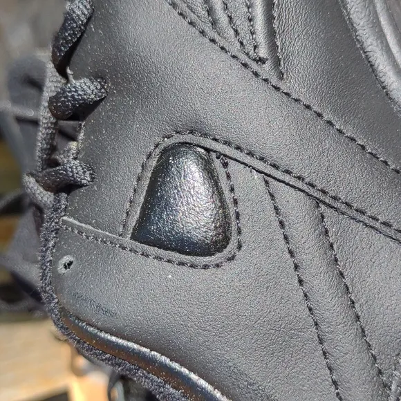 New Vintage Black Walking Mens Shoes 9 1/2