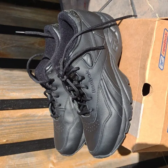New Vintage Black Walking Mens Shoes 9 1/2