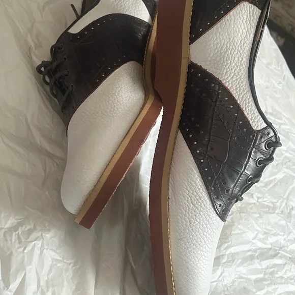 New Vintage Men Brown &amp; White Oxford Colter Creek by H.S. Trask