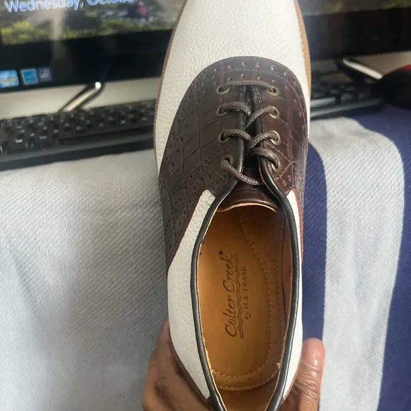 New Vintage Men Brown &amp; White Oxford Colter Creek by H.S. Trask