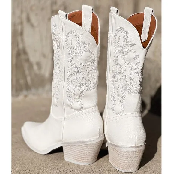 NEW White Cowboy Western Embroidered Stitch Pointy Toe Block Heel Mid Calf Boots