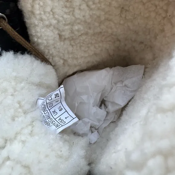 New without box The Polo Ralph Lauren Tavin Shearling Boot in size 7