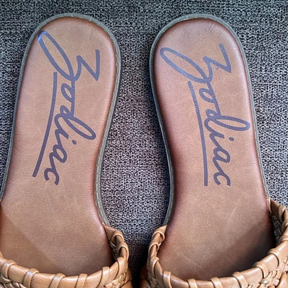 New Zodiac Coleen Slide-on Sandal Size 7.5 in Caramel