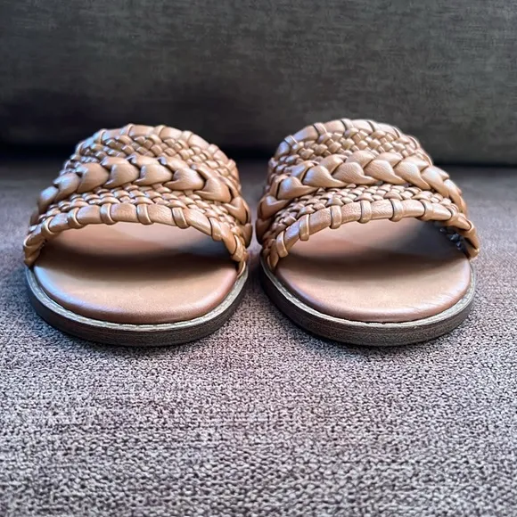 New Zodiac Coleen Slide-on Sandal Size 7.5 in Caramel