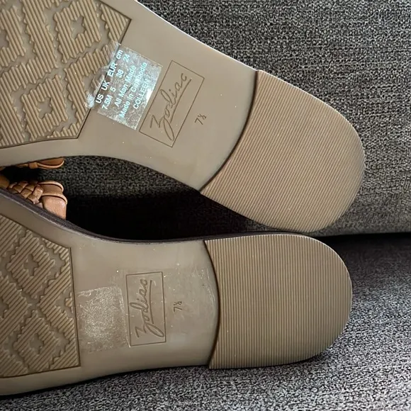 New Zodiac Coleen Slide-on Sandal Size 7.5 in Caramel