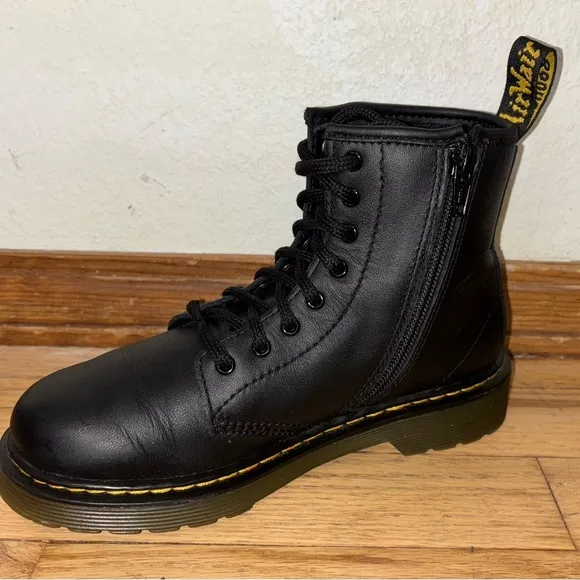 🔥NEW🔥DR MARTENS JUNIOR 1460 SOFTY T LEATHER LACE UP BOOTS Size Youth 3 nwot