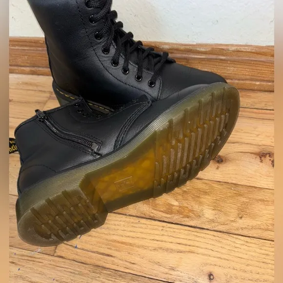 🔥NEW🔥DR MARTENS JUNIOR 1460 SOFTY T LEATHER LACE UP BOOTS Size Youth 3 nwot