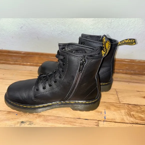 🔥NEW🔥DR MARTENS JUNIOR 1460 SOFTY T LEATHER LACE UP BOOTS Size Youth 3 nwot