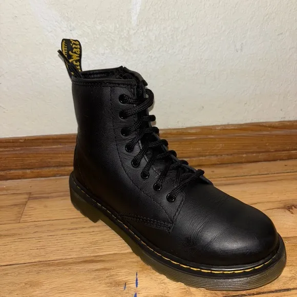 🔥NEW🔥DR MARTENS JUNIOR 1460 SOFTY T LEATHER LACE UP BOOTS Size Youth 3 nwot