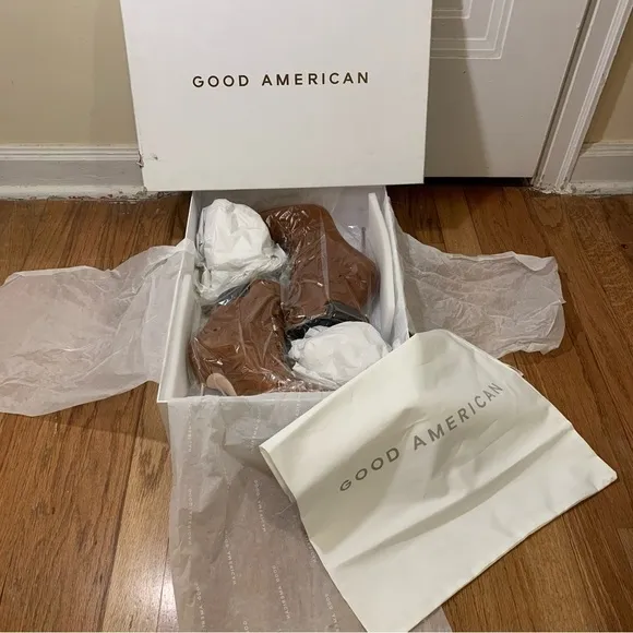 NIB Good American Suede Tobacco Scandal Lace Up Booties -Size 7