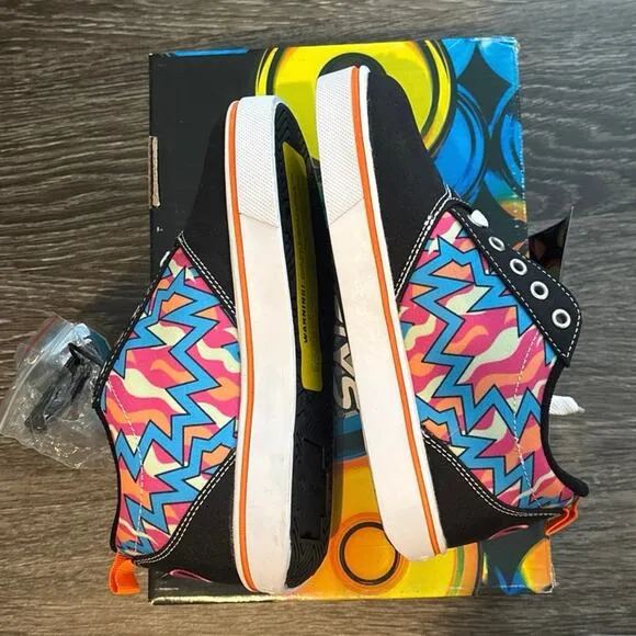NIB Heelys Pro 20 Flames Chevron Prints Sneaker Size 3 Youth