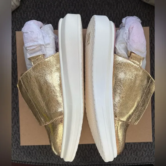NIB HOLLIE WATMAN GOLD LEATHER SLINGBACK SNEAKER SHOES W/ FAUX FUR WOMENS SIZE 9