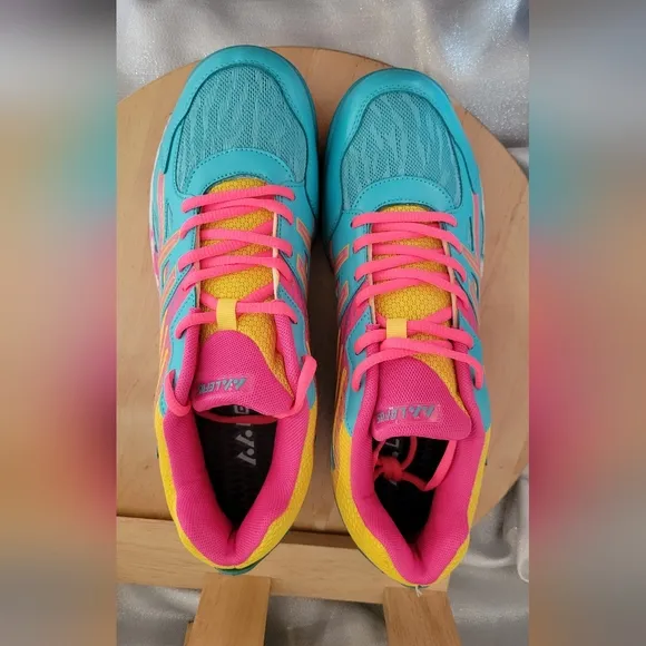 NIB LEFUS Laycely Court Tennis Shoes  Volleyball Sneaker Lightweight Breathable