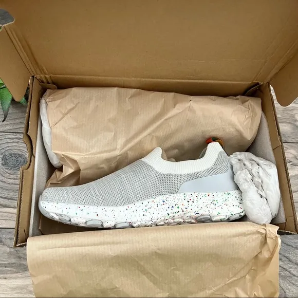 NIB Merrell Cloud Moc Knit Slip On Sneakers Shoes Confetti Pride Mens 10M 44