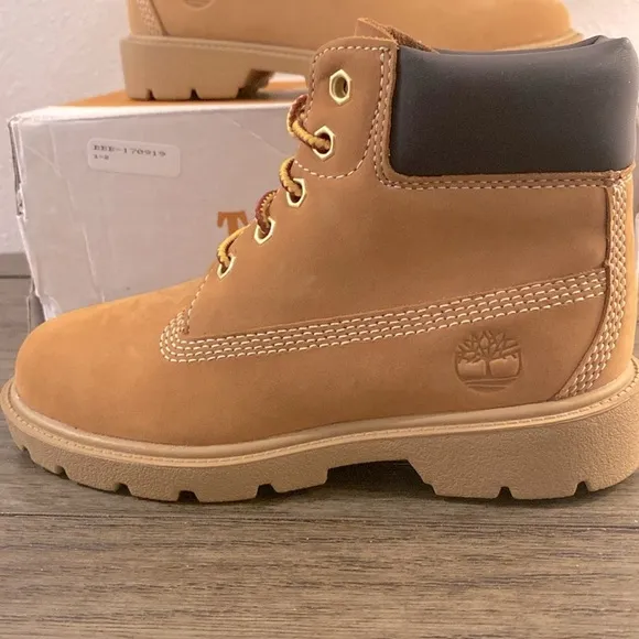 NIB [Timberland] Waterproof Classic Work Boot in Wheat 6&quot; Little Kids Size 13.0