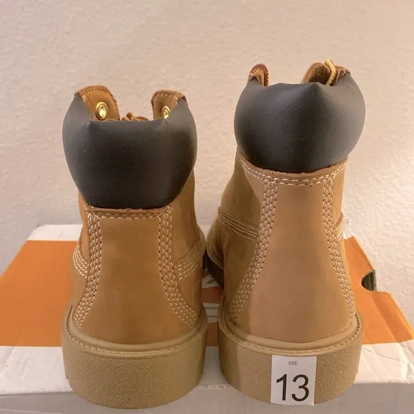 NIB [Timberland] Waterproof Classic Work Boot in Wheat 6&quot; Little Kids Size 13.0