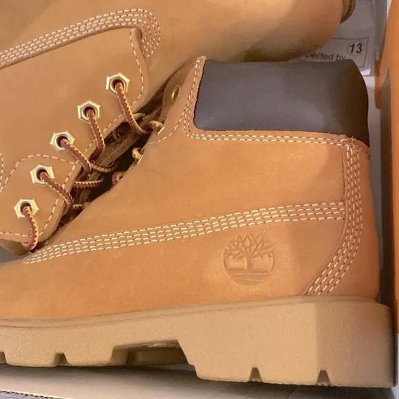 NIB [Timberland] Waterproof Classic Work Boot in Wheat 6&quot; Little Kids Size 13.0