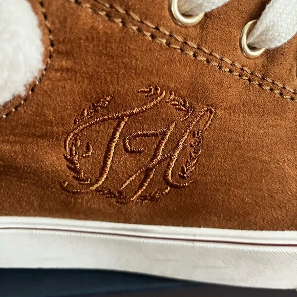 NIB Tommy Hilfiger Brown Suede Sneakers