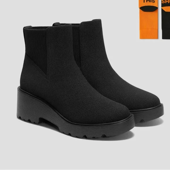 NIB - Vivaia Round-Toe Platform Chunky Wedge Boots (Everly) - size 7