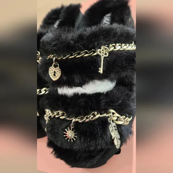 NIB Wild Pair black faux fur slipper sandals
