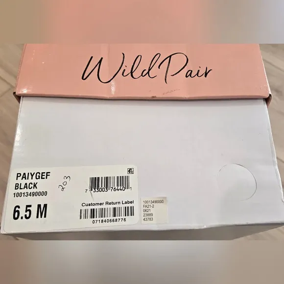 NIB Wild Pair black faux fur slipper sandals