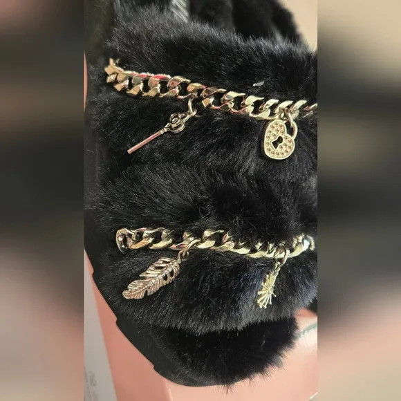 NIB Wild Pair black faux fur slipper sandals