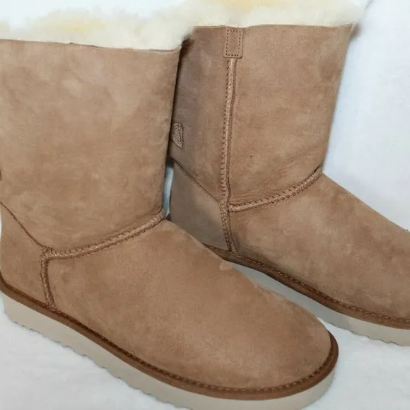 NIB WOMEN'S UGG MEILANI CLASSIC‎ SHORT SUEDE BOW SHEARLING BOOTS  CHESTNUT