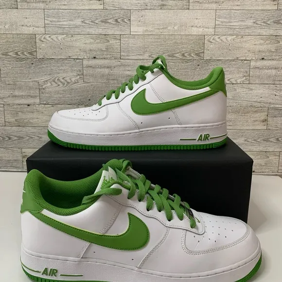 Nike Air Force 1 '07 Shoes &quot;Candy Apple&quot; White Chlorophyll Green DH7561-105