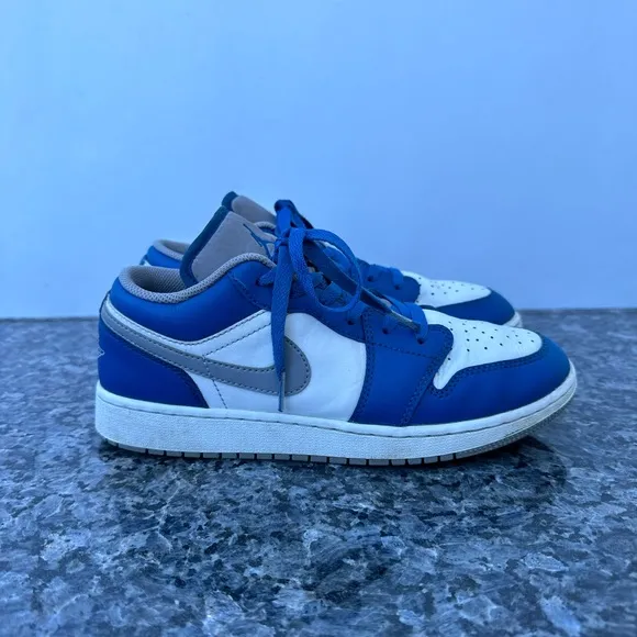 Nike Air Jordan 1 Low True Blue Grey White Shoes 553560-412 (GS) Size 6.5 Y.