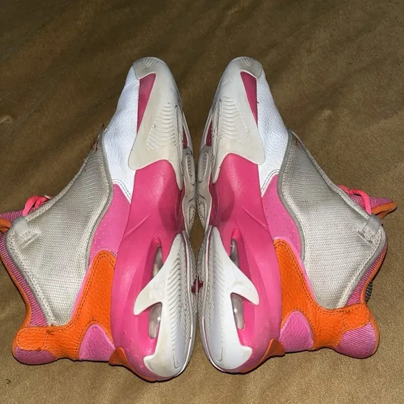 Nike Air Jordan Max Aura 4 DV0490-168 Basketball Shoes Boys Sz 6.5Y / Women Sz 8