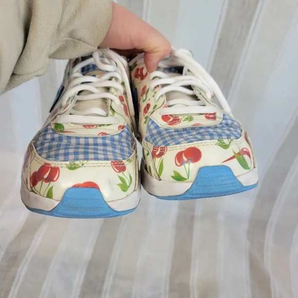 Nike Air Max Excee GS 'Cherry' Sneakers Youth Size 5 Tennis Shoes