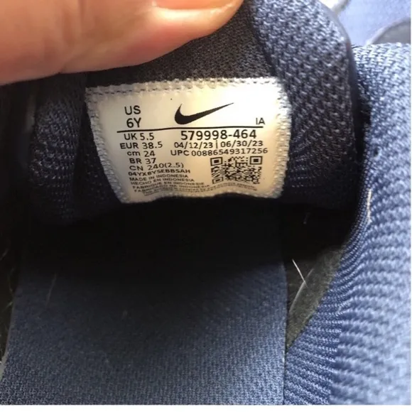 Nike Air Max IVO | Obsidian   Photo Blue Sneakers