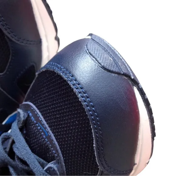 Nike Air Max IVO | Obsidian   Photo Blue Sneakers