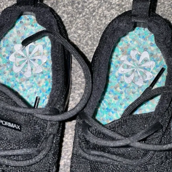 NIKE AIR VAPORMAX FLYKNIT RUNNING SHOES