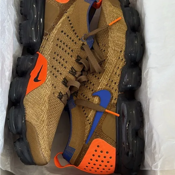 Nike Athletic Shoes Brown and Orange Modern Design
