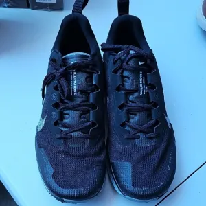 Nike Black Mesh Athletic Shoes for Training