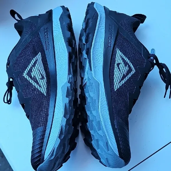 Nike Black Mesh Athletic Shoes for Training