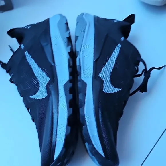 Nike Black Mesh Athletic Shoes for Training