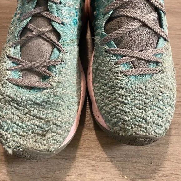 Nike Boys Lebron 17 South Beach BQ5594-444 Light Aqua Basketball Shoes Size 5Y