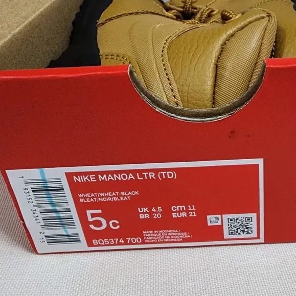 Nike Boys manoa boots