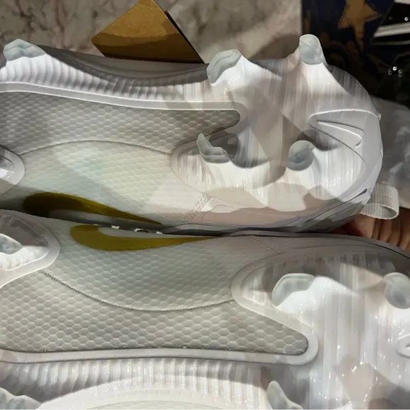 Nike huarache 9 elite low fd0089-100 LAX SE lacrosse shoes gold