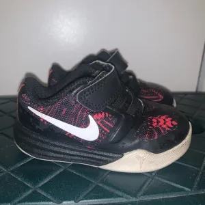 Nike Kobe Bryant Mentality Bright crimson toddler shoes